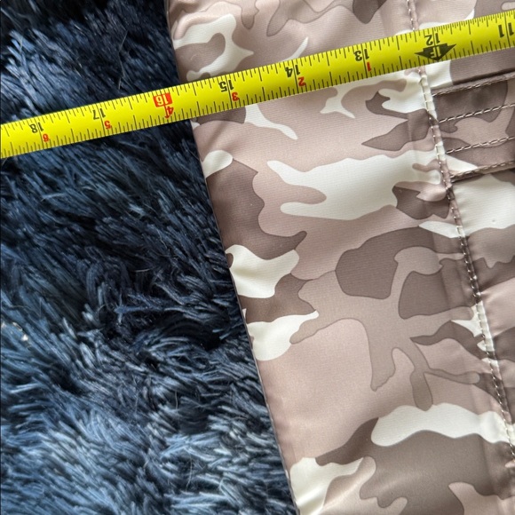 Lug Camouflage Tote Bag - Picture 14 of 14